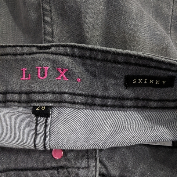 Lux Jeans - Picture 4 of 4